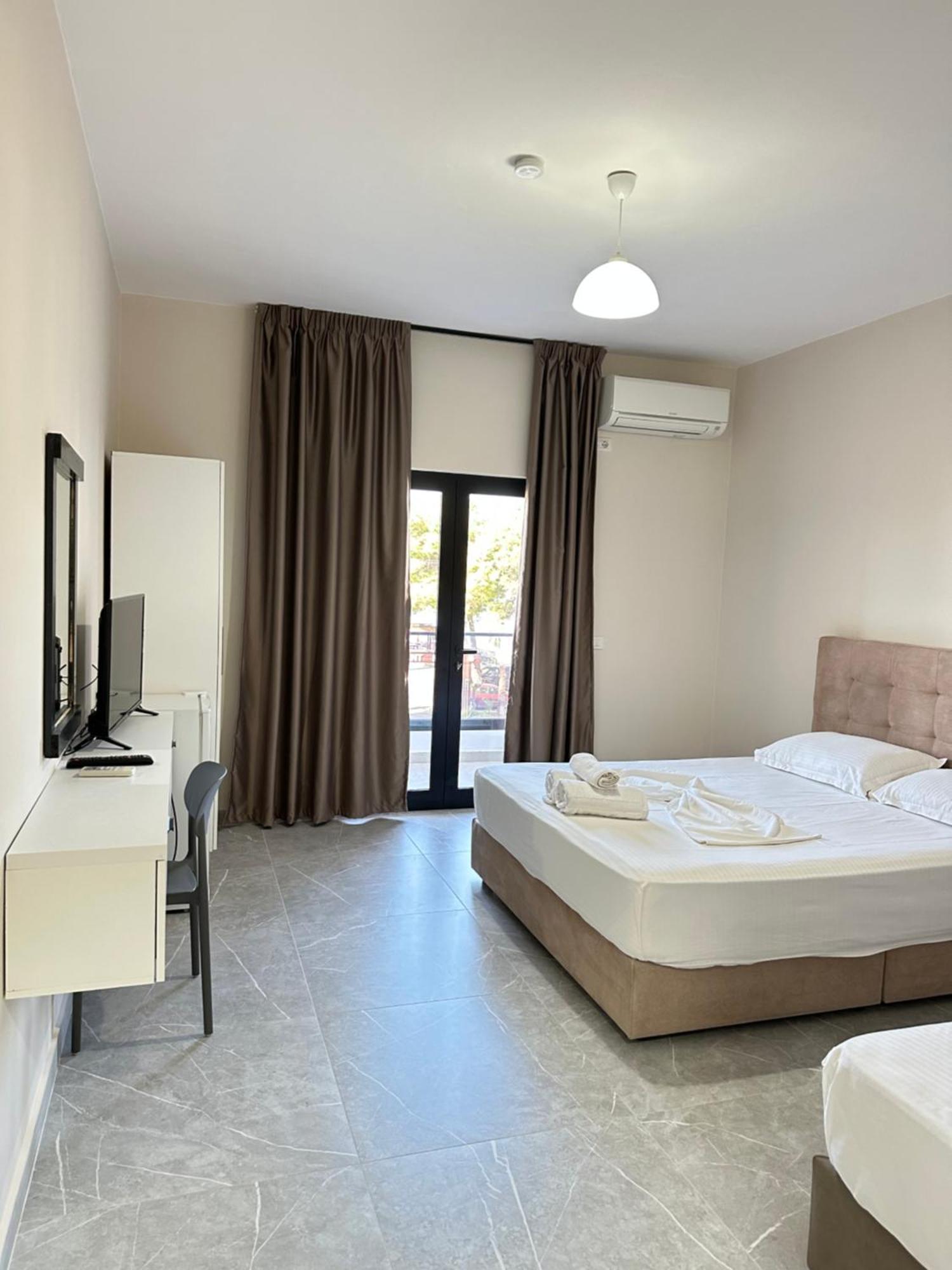 Molla Hotel Restorant Shëngjin Esterno foto