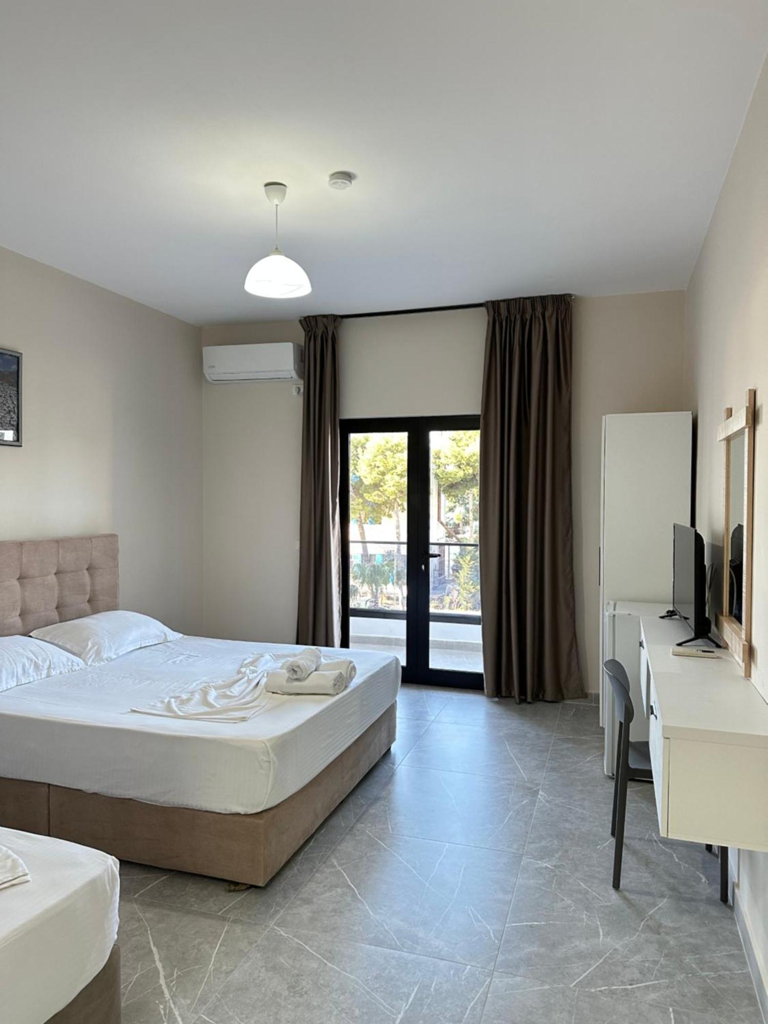 Molla Hotel Restorant Shëngjin Esterno foto