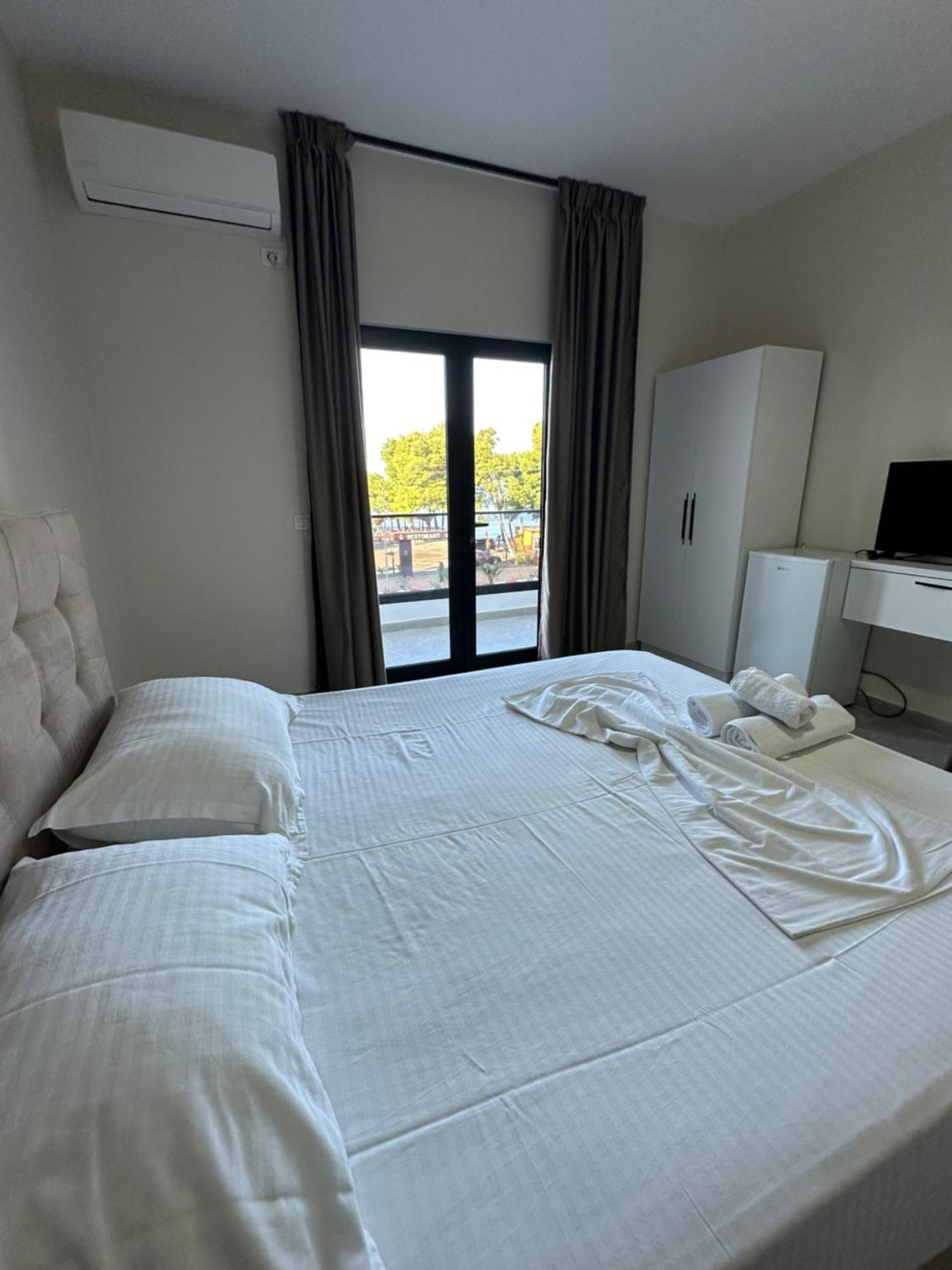 Molla Hotel Restorant Shëngjin Esterno foto