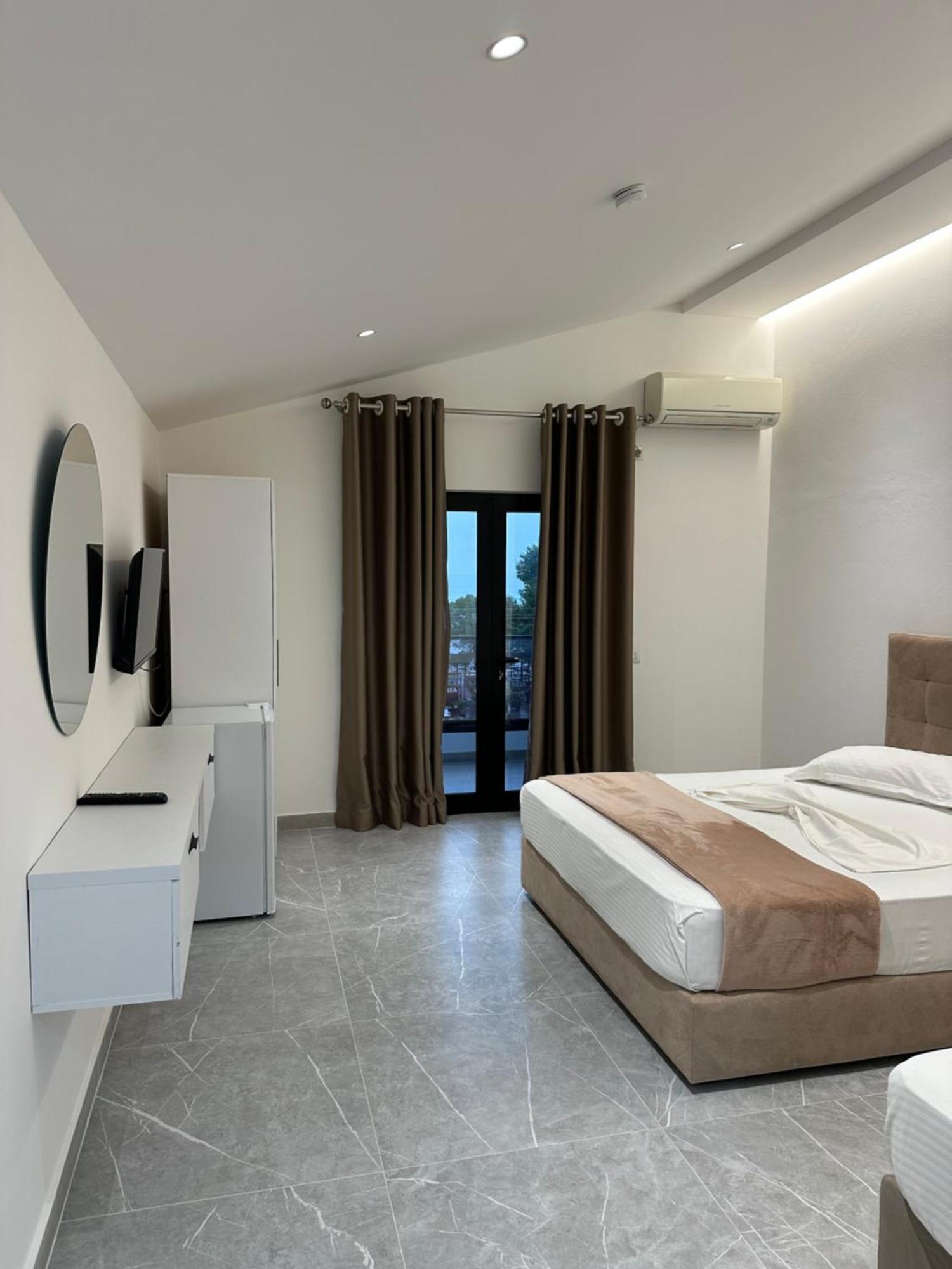 Molla Hotel Restorant Shëngjin Esterno foto