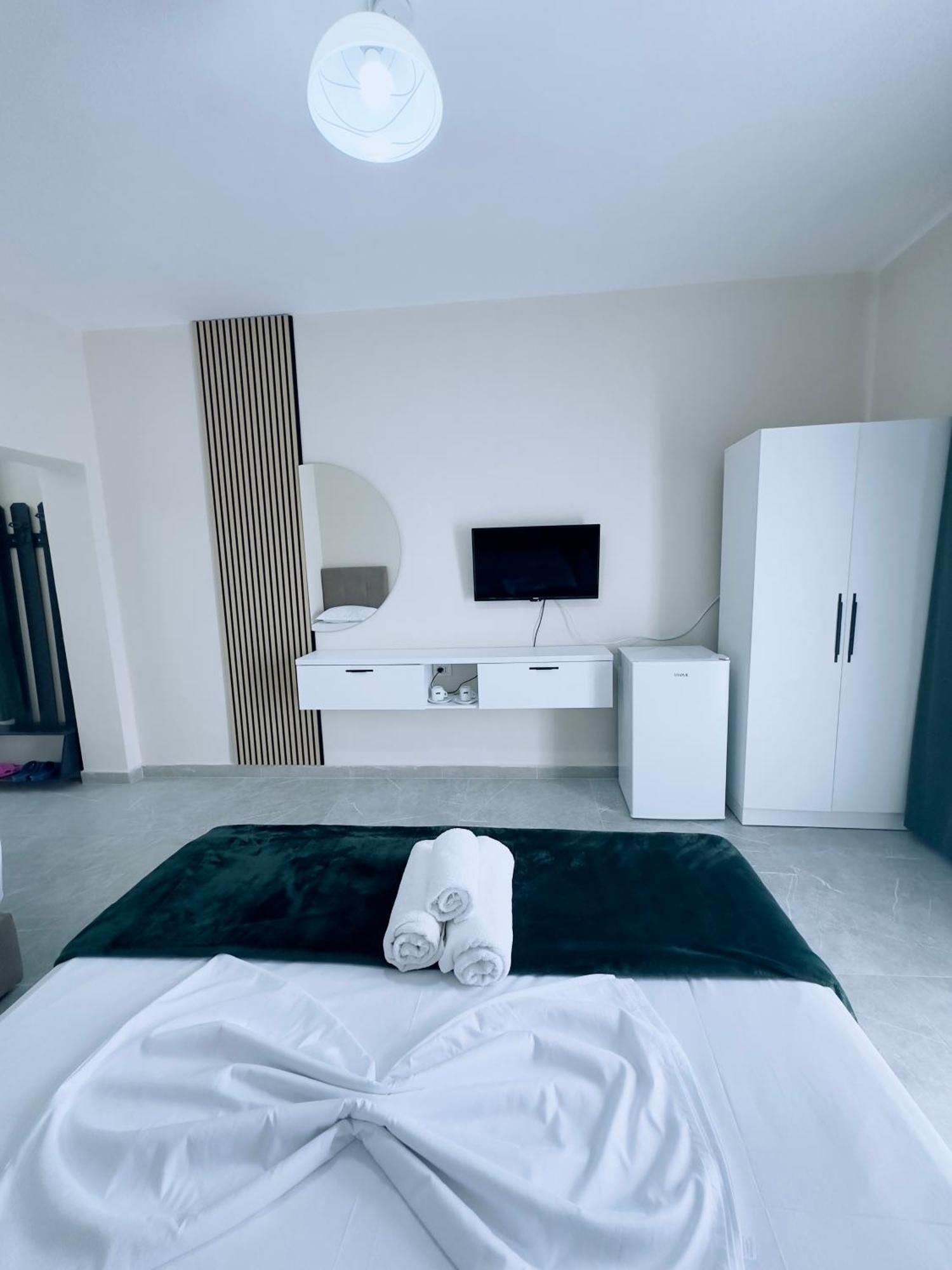 Molla Hotel Restorant Shëngjin Esterno foto